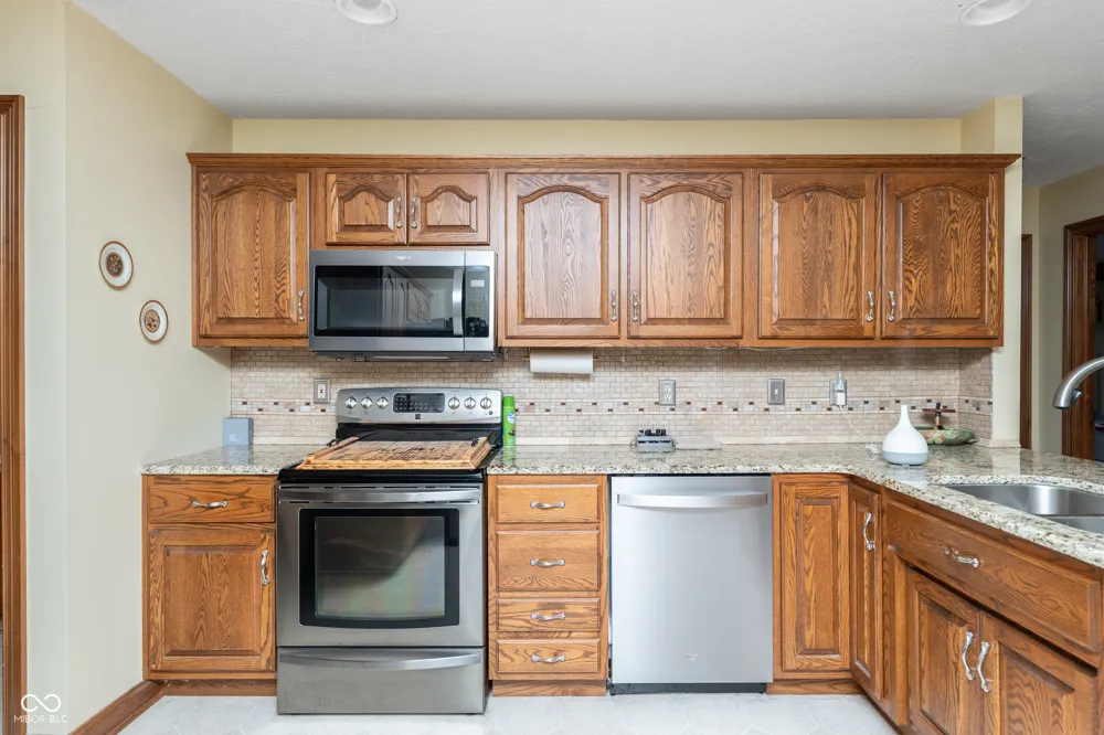 5325 Red Stone Lane Greenwood, IN 46142