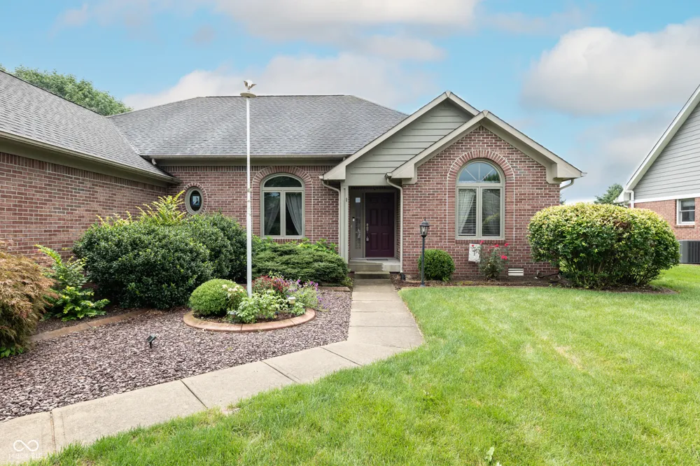 5325 Red Stone Lane Greenwood, IN 46142