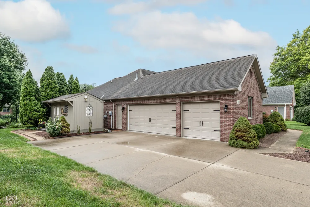 5325 Red Stone Lane Greenwood, IN 46142