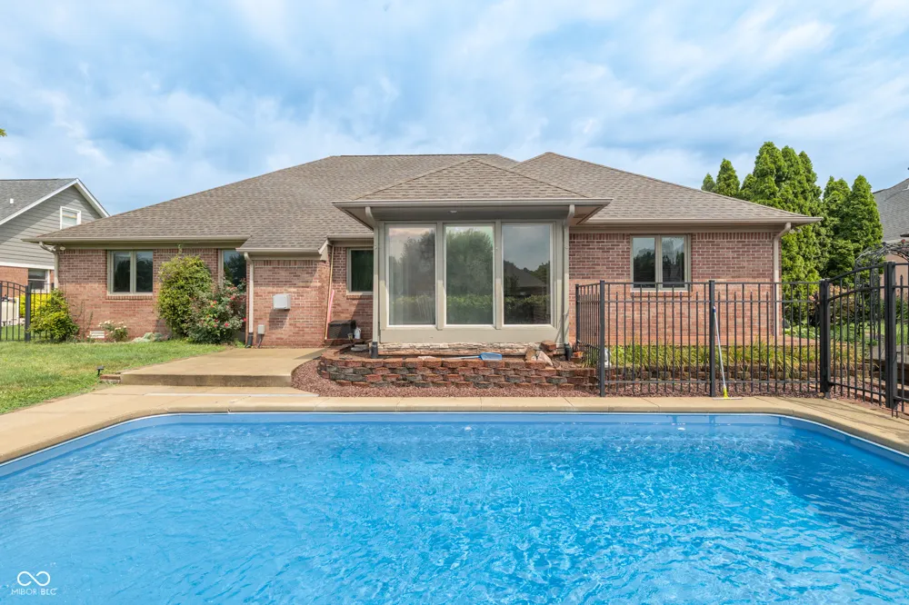 5325 Red Stone Lane Greenwood, IN 46142