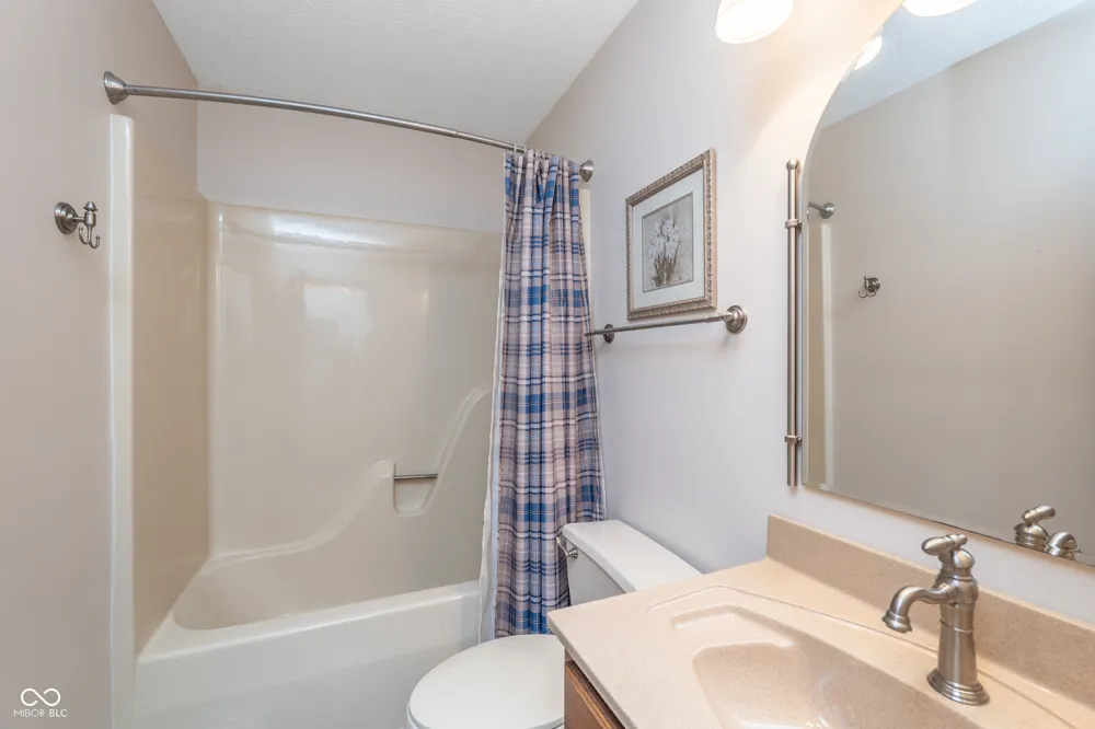 5325 Red Stone Lane Greenwood, IN 46142