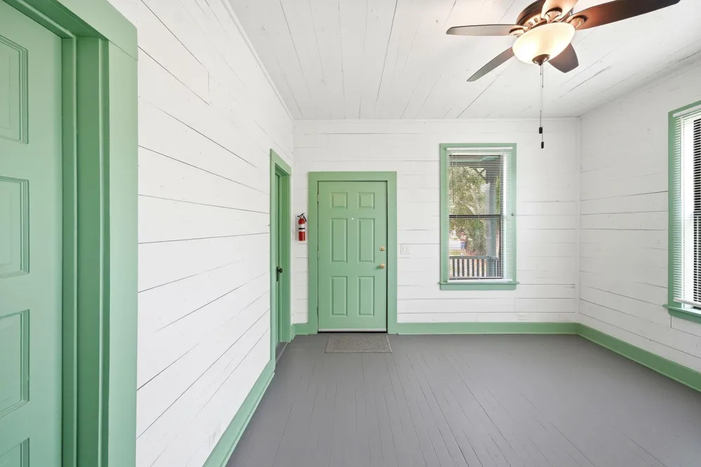 313 S Blackwell Street La Porte, TX 77571
