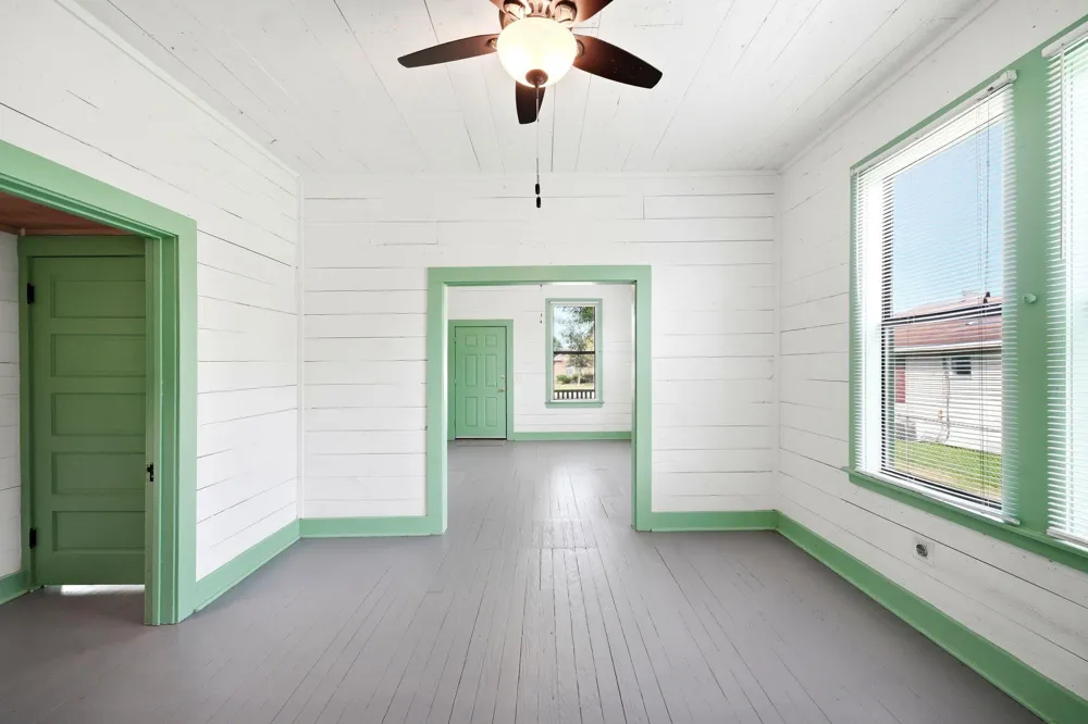 313 S Blackwell Street La Porte, TX 77571