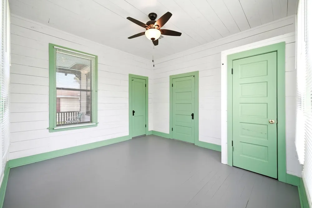 313 S Blackwell Street La Porte, TX 77571