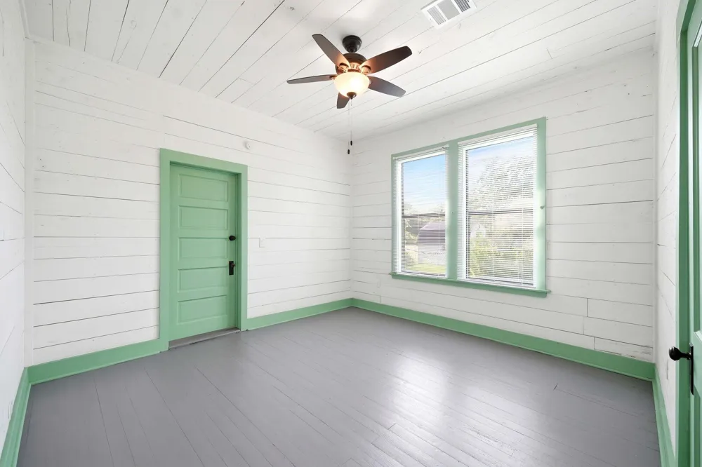 313 S Blackwell Street La Porte, TX 77571