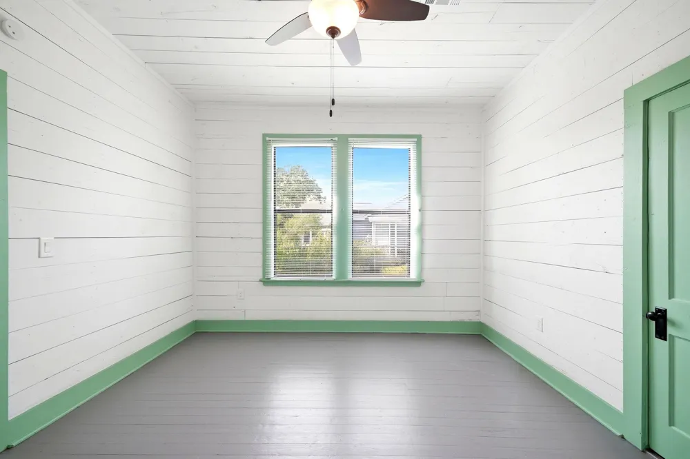 313 S Blackwell Street La Porte, TX 77571