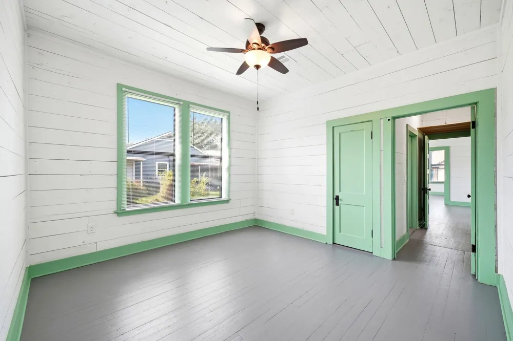 313 S Blackwell Street La Porte, TX 77571