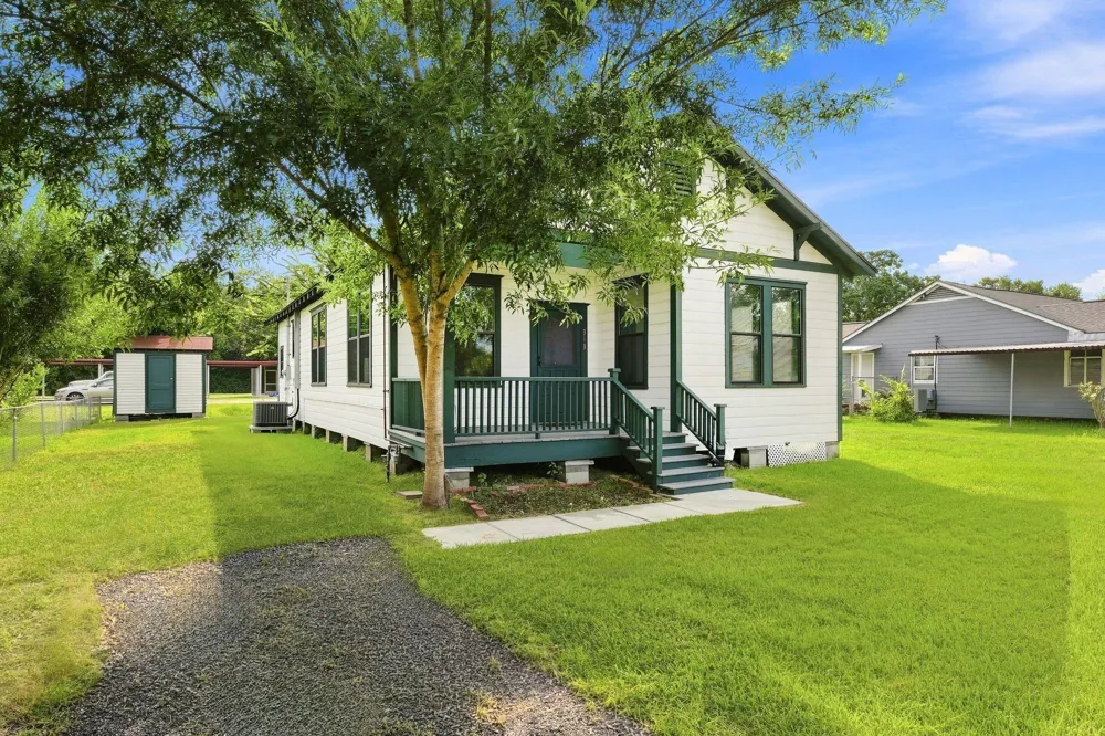313 S Blackwell Street La Porte, TX 77571