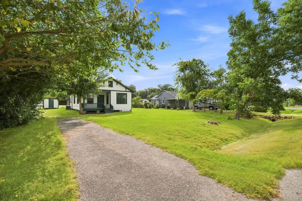 313 S Blackwell Street La Porte, TX 77571