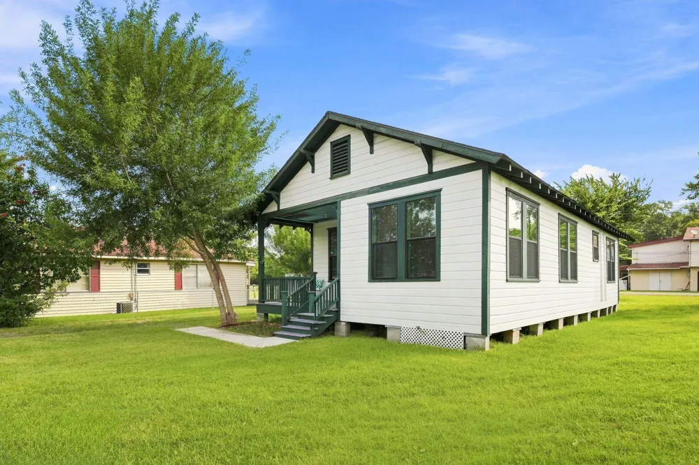 313 S Blackwell Street La Porte, TX 77571
