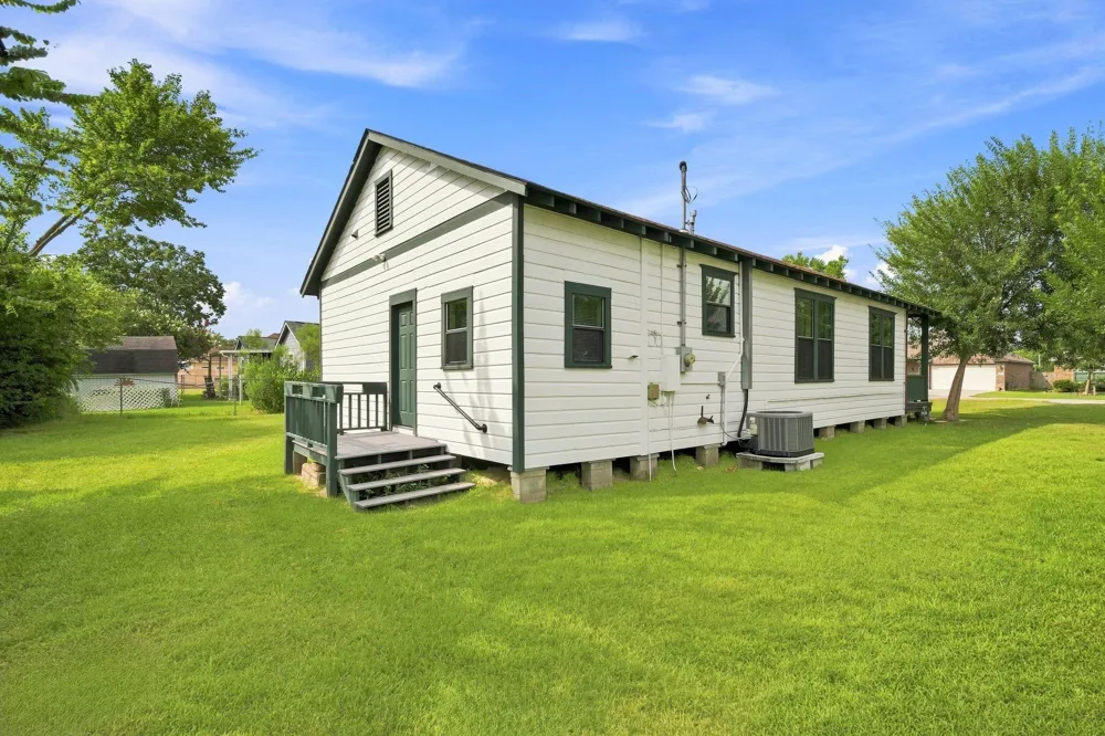 313 S Blackwell Street La Porte, TX 77571