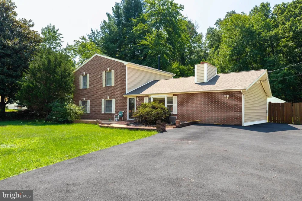 8407 SPRUCE STREET Manassas, VA 20111