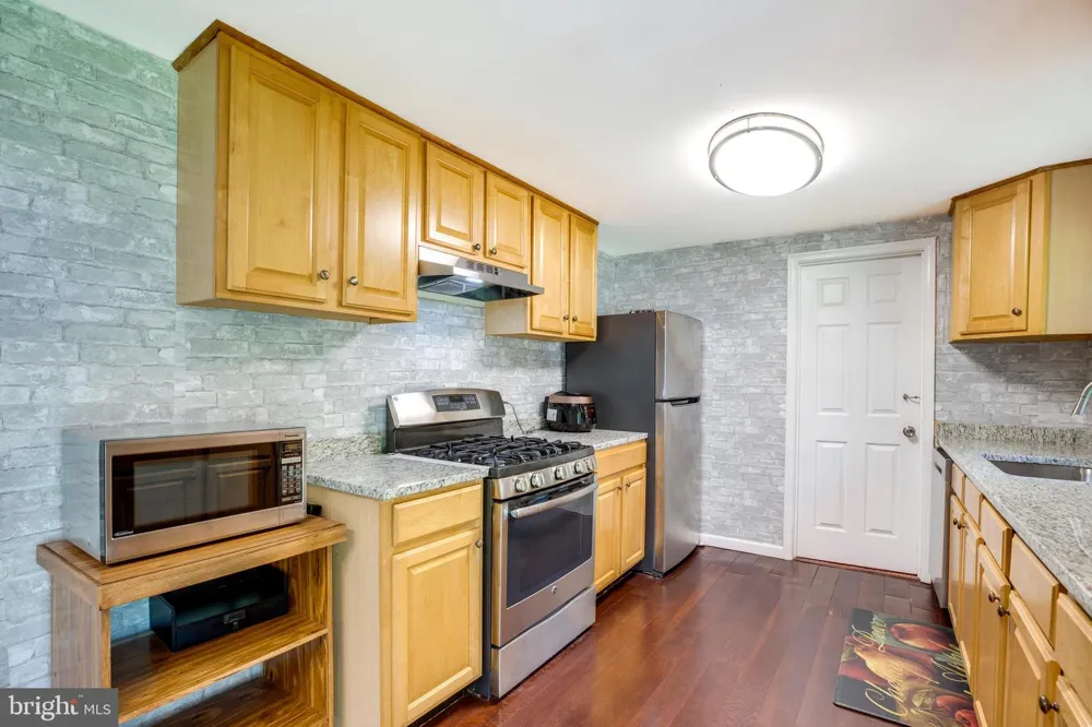 8407 SPRUCE STREET Manassas, VA 20111