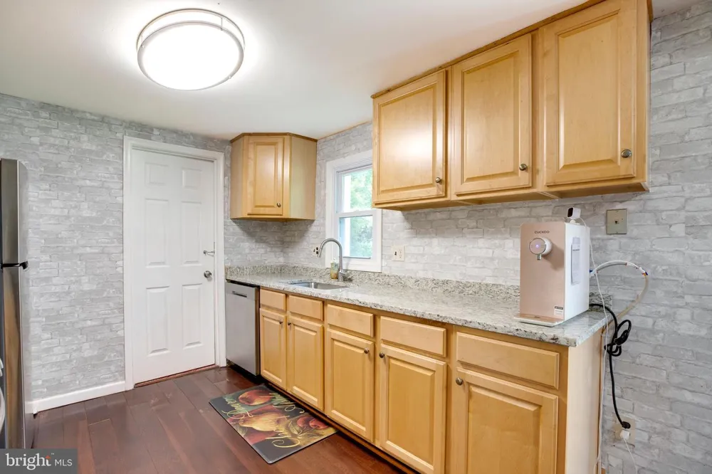 8407 SPRUCE STREET Manassas, VA 20111