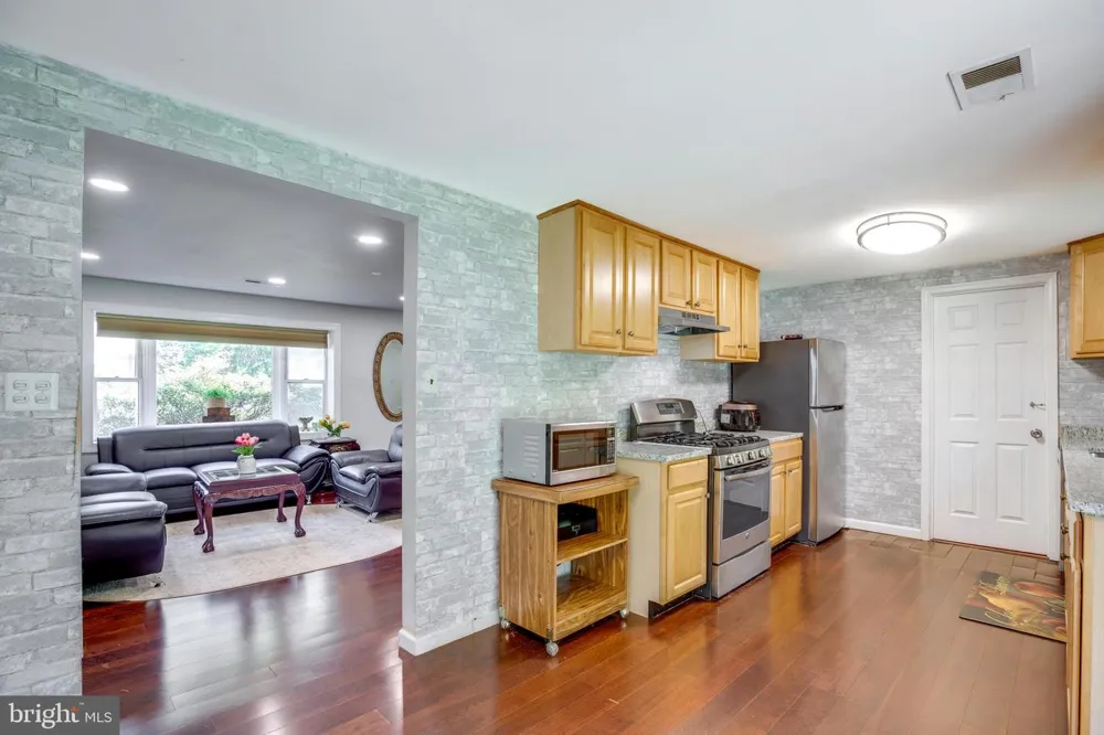 8407 SPRUCE STREET Manassas, VA 20111