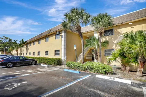 5168 NE 6TH AVENUE #406