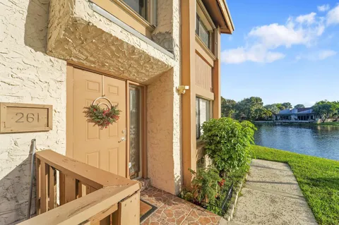 261 WIMBLEDON LAKE DRIVE