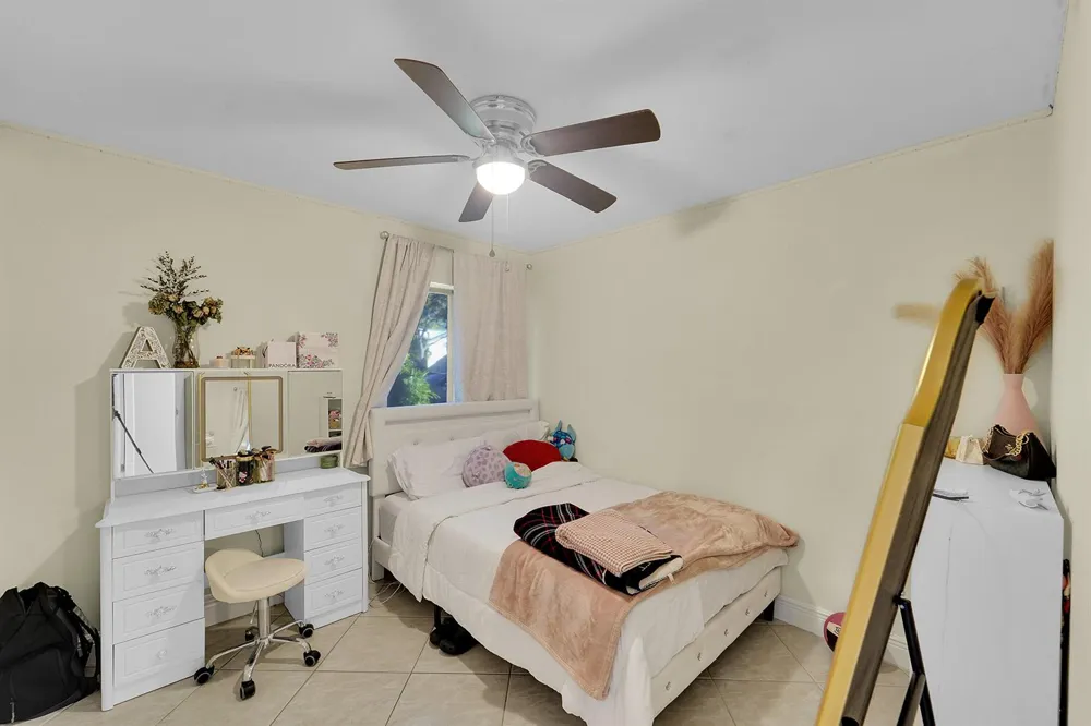 261 WIMBLEDON LAKE DRIVE Plantation, FL 33324
