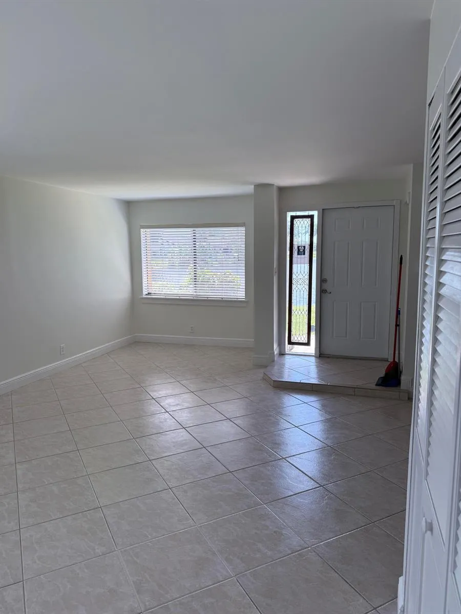 261 WIMBLEDON LAKE DRIVE Plantation, FL 33324
