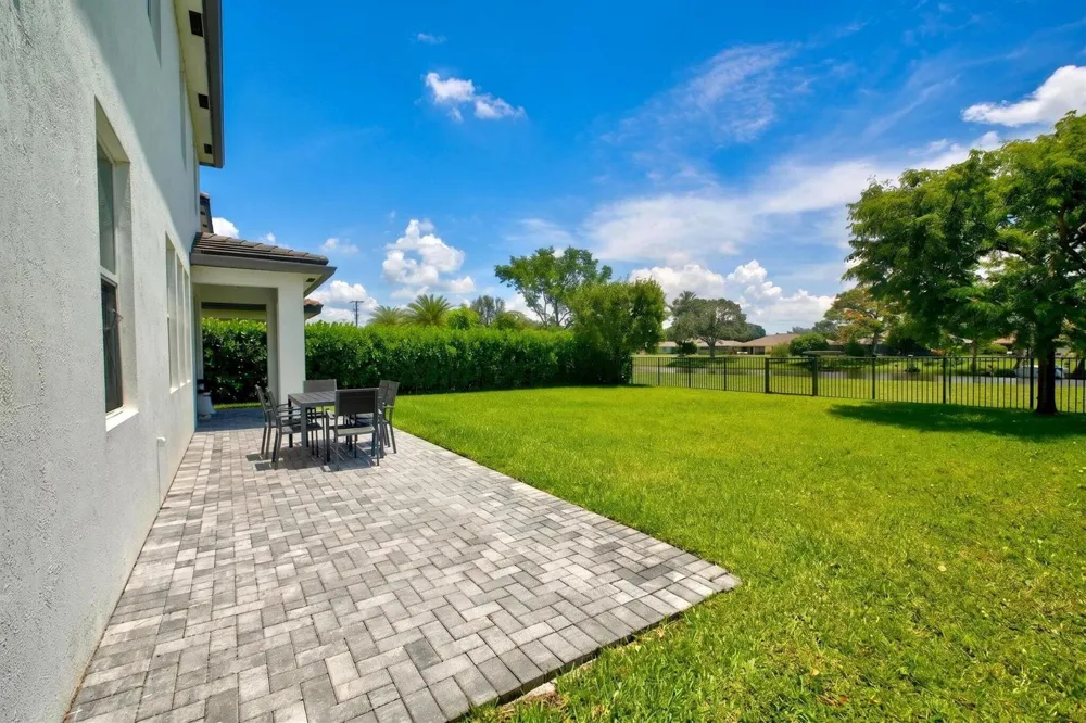 3266 DUNNING DRIVE Royal Palm Beach, FL 33411