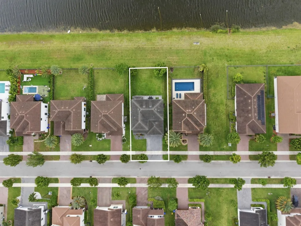 3266 DUNNING DRIVE Royal Palm Beach, FL 33411