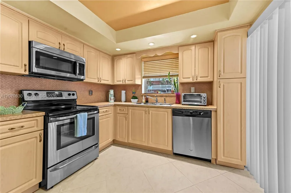 200 NE 12th Ave #3A Hallandale Beach, FL 33009