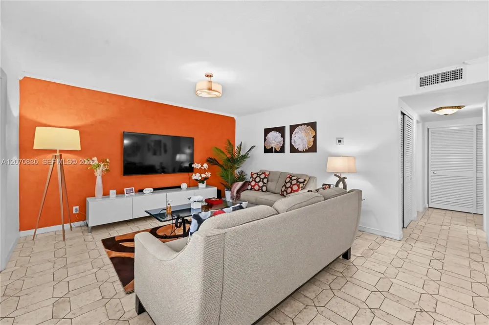 200 NE 12th Ave #3A Hallandale Beach, FL 33009