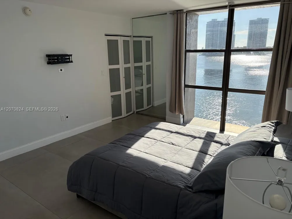 17600 Bay Rd #N403 Sunny Isles Beach, FL 33160