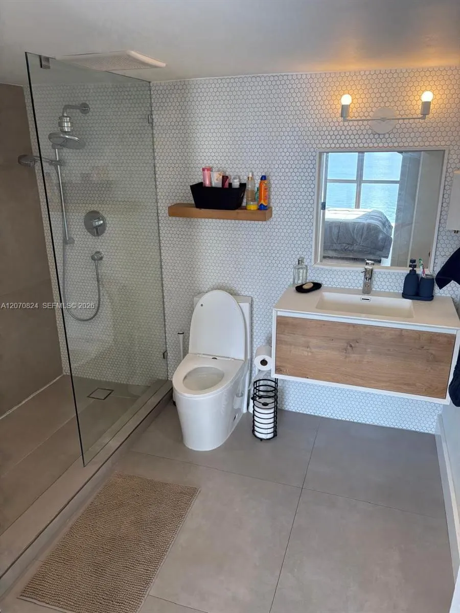 17600 Bay Rd #N403 Sunny Isles Beach, FL 33160