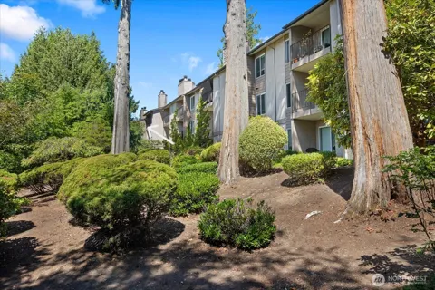 11637 100th Avenue NE #2C