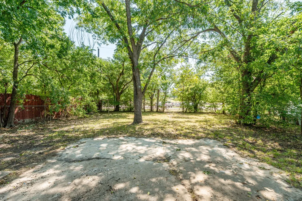 204 S Lillis Lane Denison, TX 75020