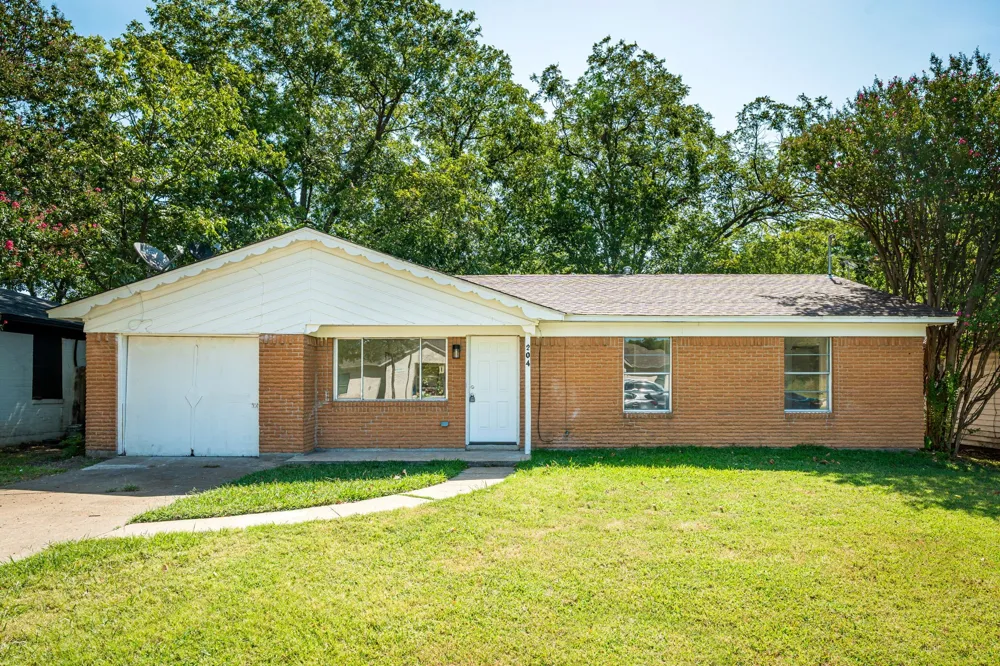 204 S Lillis Lane Denison, TX 75020