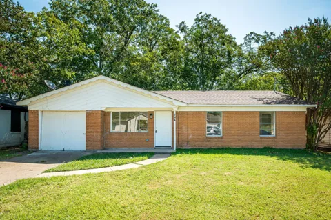 204 S Lillis Lane