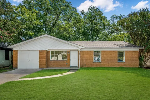 204 S Lillis Lane