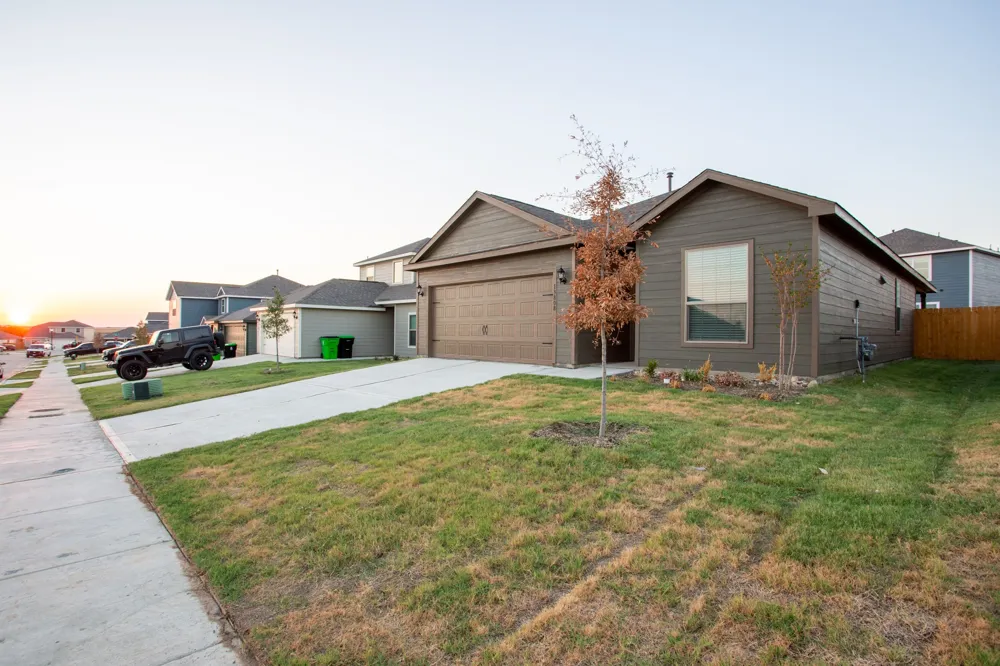 13808 Musselshell Drive Ponder, TX 76259