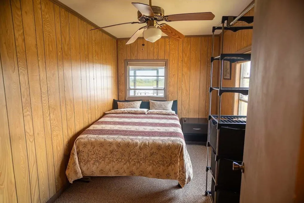 626 Seagull Sargent, TX 77414