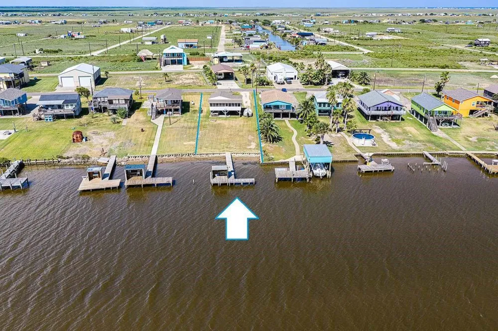 626 Seagull Sargent, TX 77414