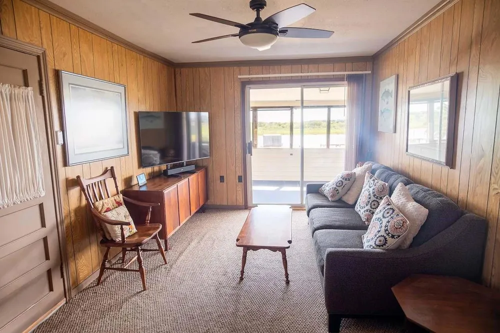626 Seagull Sargent, TX 77414