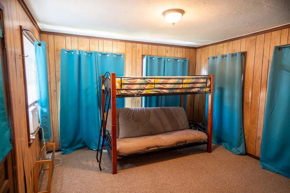 626 Seagull Sargent, TX 77414