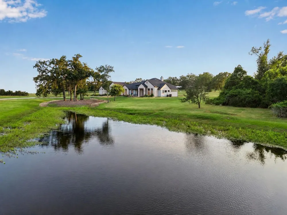 3555 Eli Road Bellville, TX 77418