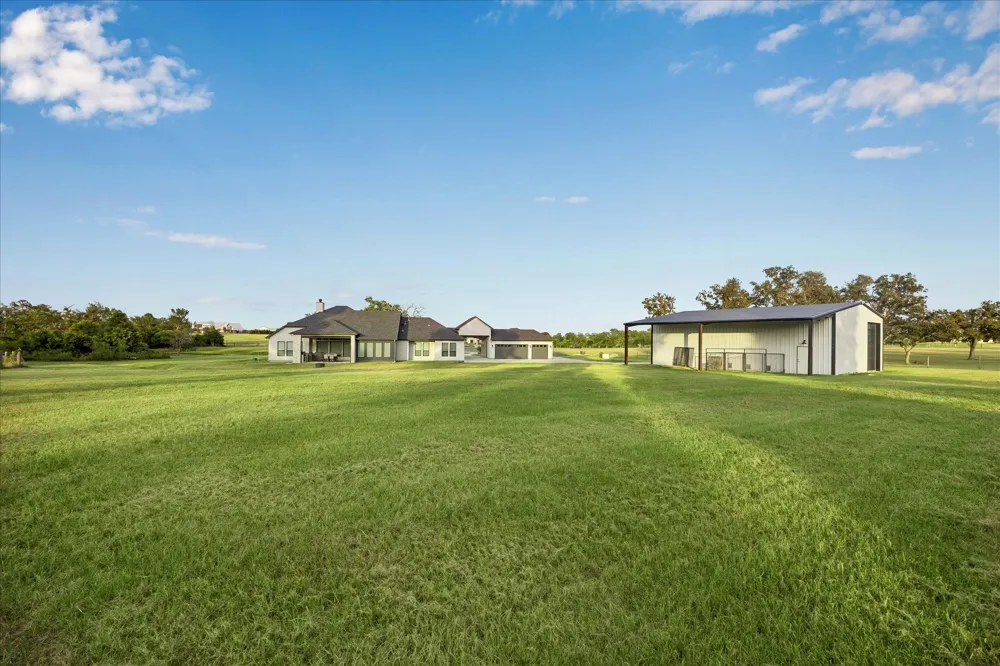 3555 Eli Road Bellville, TX 77418