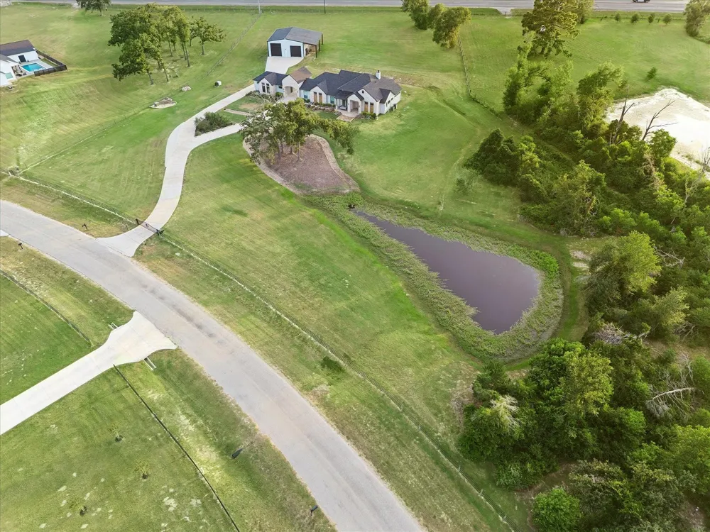 3555 Eli Road Bellville, TX 77418