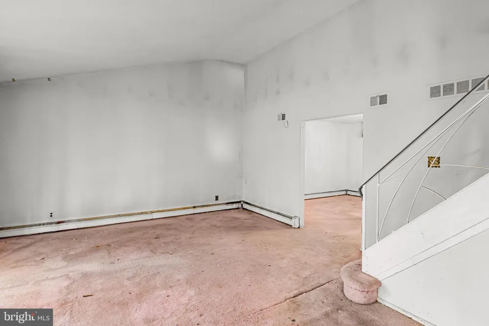 9096 PINE ROAD Philadelphia, PA 19115