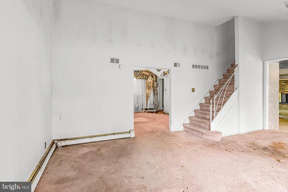 9096 PINE ROAD Philadelphia, PA 19115