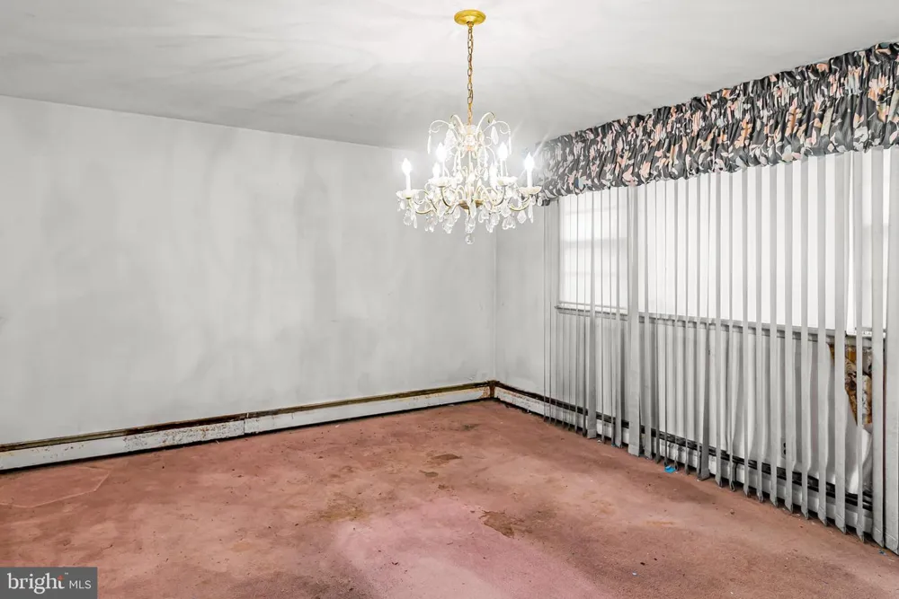 9096 PINE ROAD Philadelphia, PA 19115