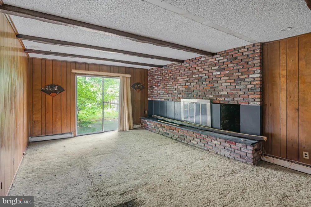 9096 PINE ROAD Philadelphia, PA 19115