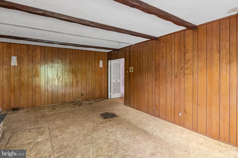 9096 PINE ROAD Philadelphia, PA 19115