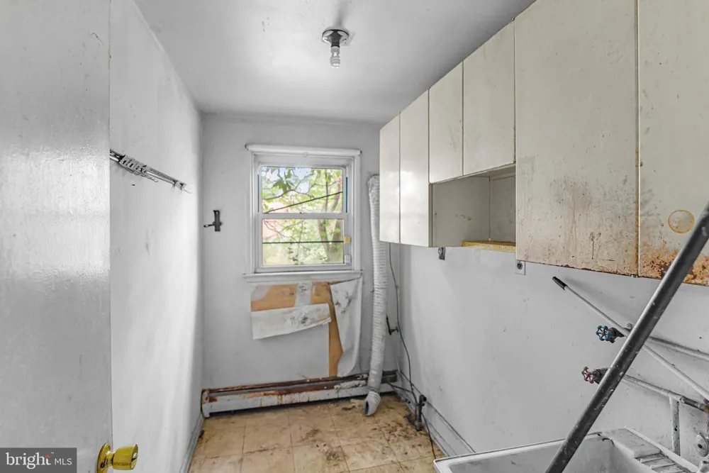 9096 PINE ROAD Philadelphia, PA 19115