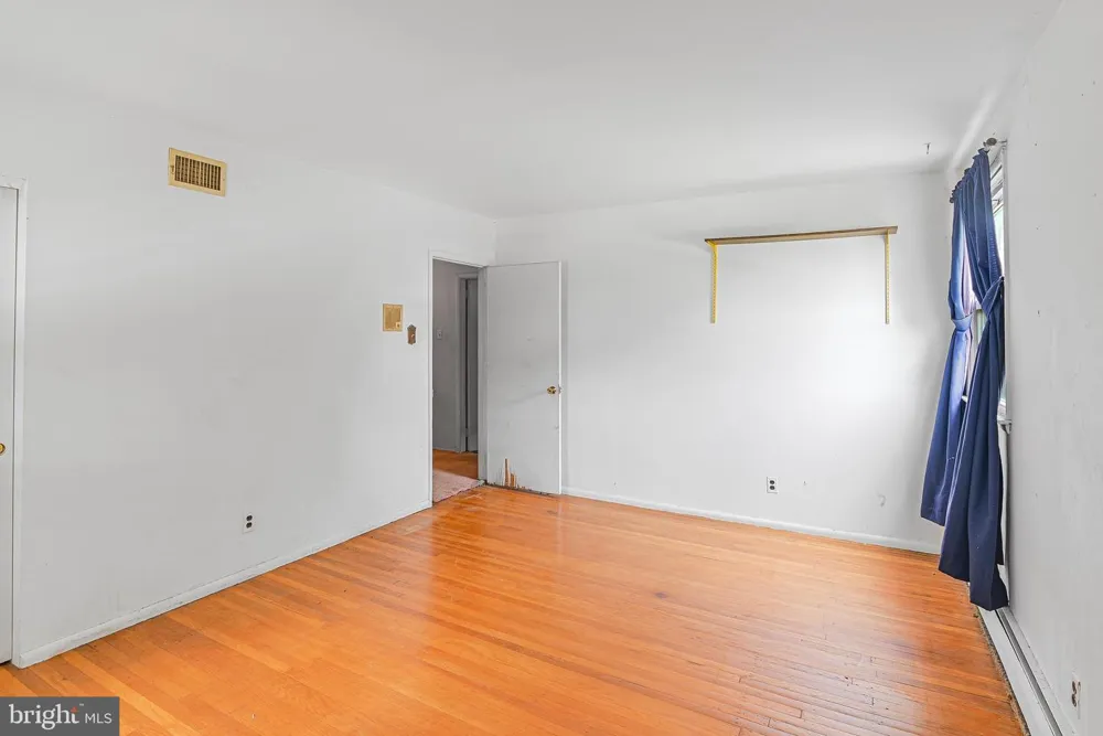 9096 PINE ROAD Philadelphia, PA 19115