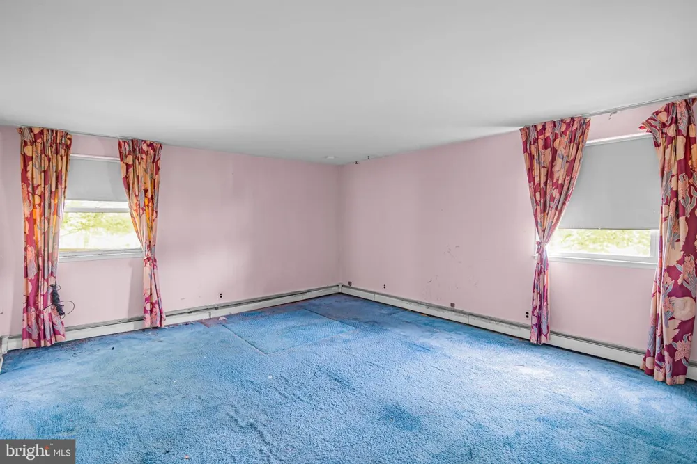 9096 PINE ROAD Philadelphia, PA 19115